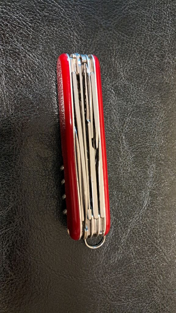 빅토리녹스 헌츠맨 맥가이버칼--4