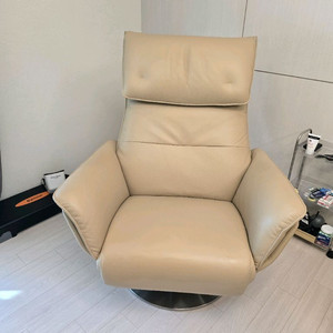 일룸볼케R 가죽 전동 리클라이너 소파 팝니다