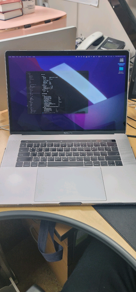 맥북 프로 15인치 2016 late 최고급형 i7 2.7gh 16GB 512G 라데온 GPU 2G 배터리 새것 이미지