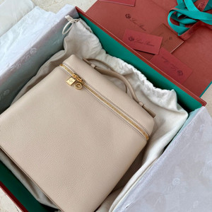 로로피아나 엑스트라 포켓 L23.5 백팩 새상품