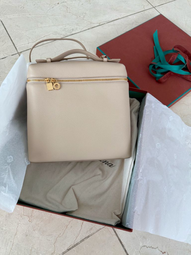 로로피아나 엑스트라 포켓 L23.5 백팩 새상품--1