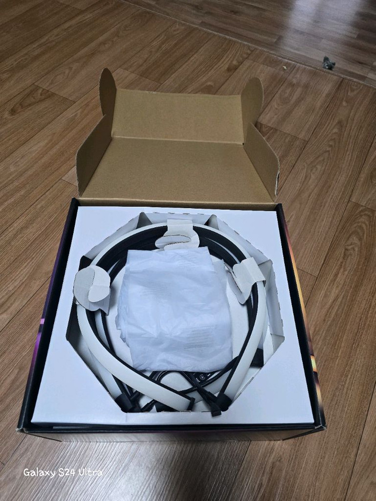 필립스 휴 그라디언트 라이트 스트립 PC 24/27 트리플팩--2