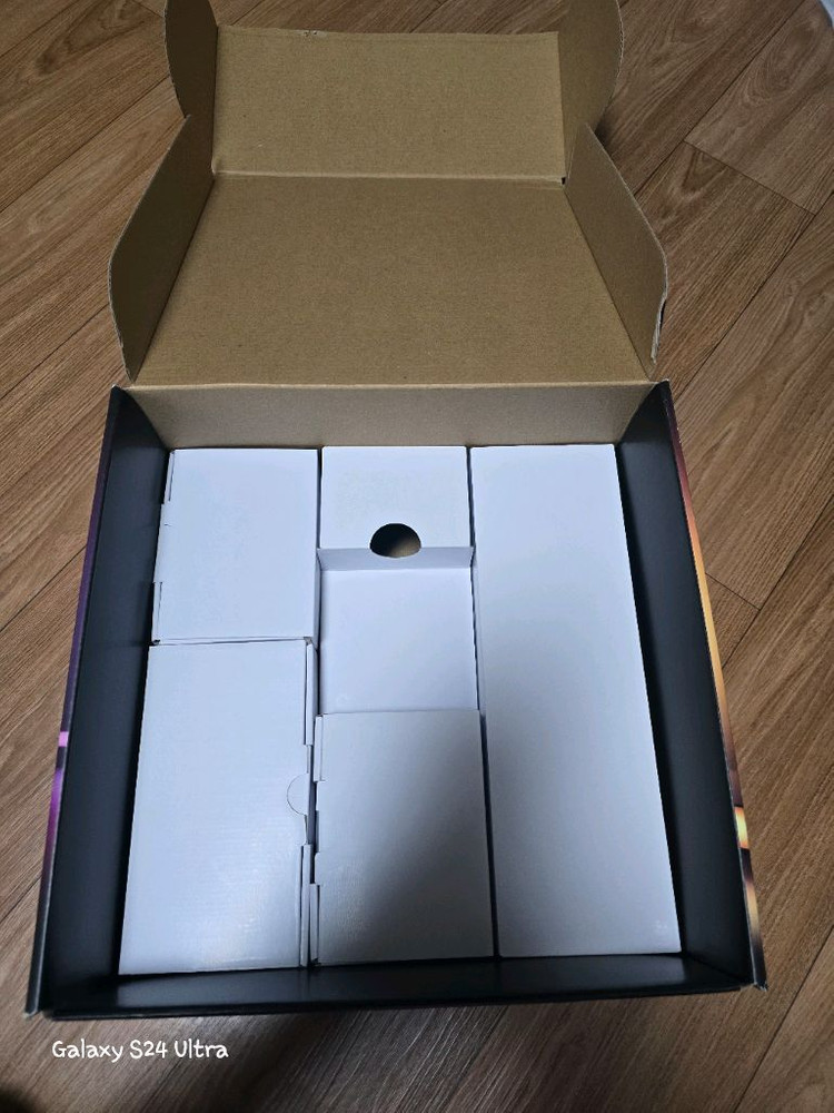 필립스 휴 그라디언트 라이트 스트립 PC 24/27 트리플팩--3