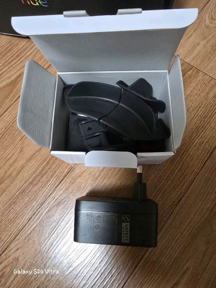 필립스 휴 그라디언트 라이트 스트립 PC 24/27 트리플팩--4