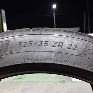 325 35 22 미쉐린 파일럿 스포츠 4S GLE,우르스 중고타이어 2개 판매 이미지