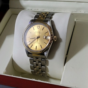 튜더 프린스 데이트 콤비 이미지