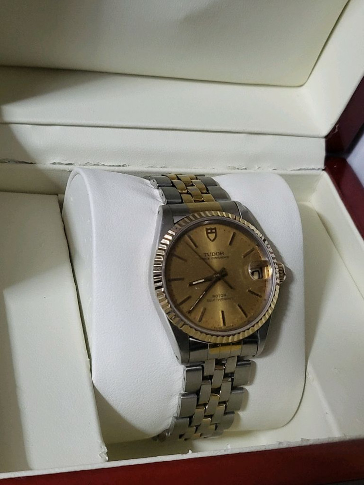 튜더 프린스 데이트 콤비 이미지