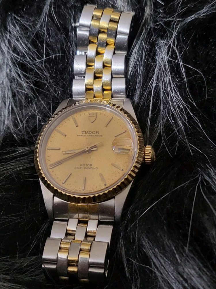 튜더 프린스 데이트 콤비 이미지