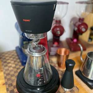 디킨즈 아이작 더치커피 콜드브루 이미지