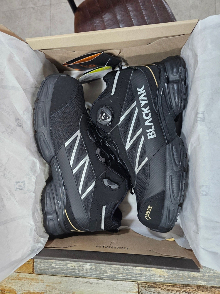 블랙야크 고어텍스 안전화 260mm 팝니다.가격인하 이미지