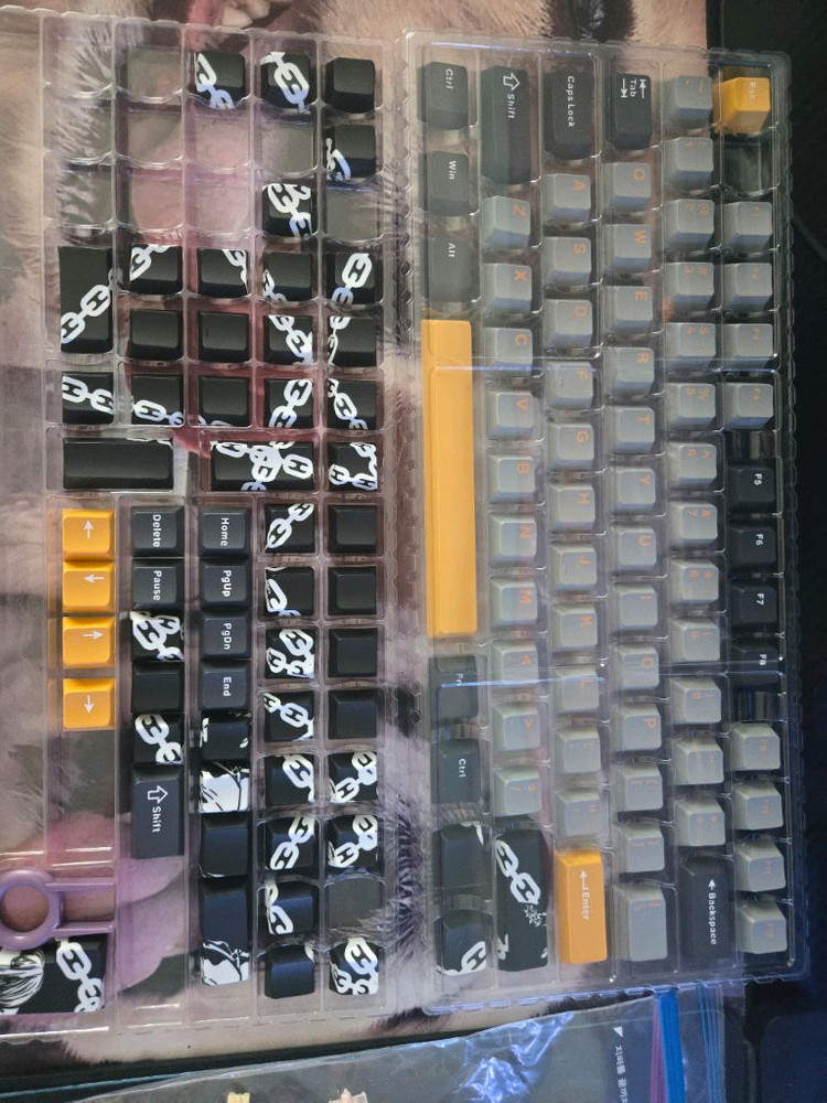 독거미 (AULA) L99 팝니다.--1