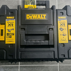 디월트 충전그라인더 DCG405P2 배터리2개 세트 판매합니다
