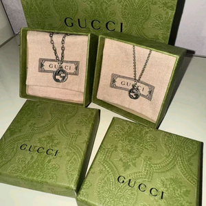 구찌 G 로고 목걸이 커플용