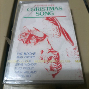 미개봉.크리스마스 분위기를 물씬 풍기는 캐럴 모음집 카세트 테이프입니다.