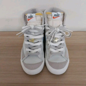 여성 나이키 블레이저 미드77 SE 라이트본 운동화 (235)