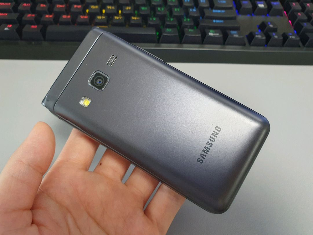 갤럭시 폴더2 2021 / 32GB / 그레이 이미지