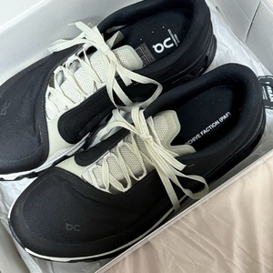 온러닝 파프 265 사이즈 팝니다