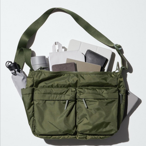 유니클로 멀티포켓 숄더백