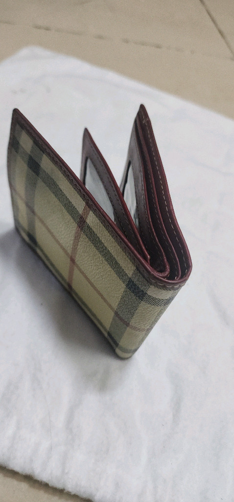 버버리 체크 반지갑/ 보테가베네타 반지갑 이미지