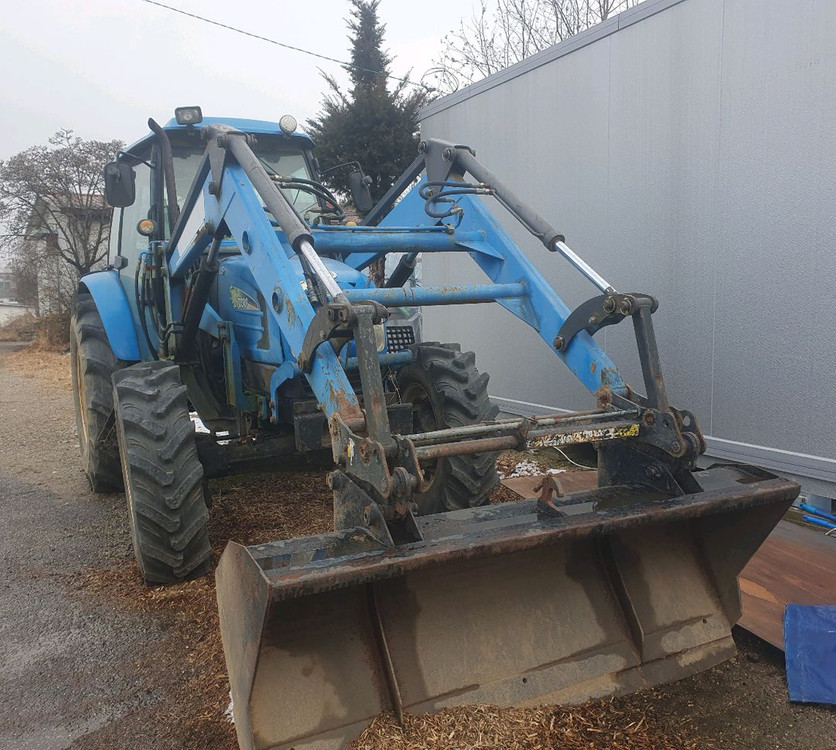 85마력 뉴홀랜드 트랙터 내놓습니다--1