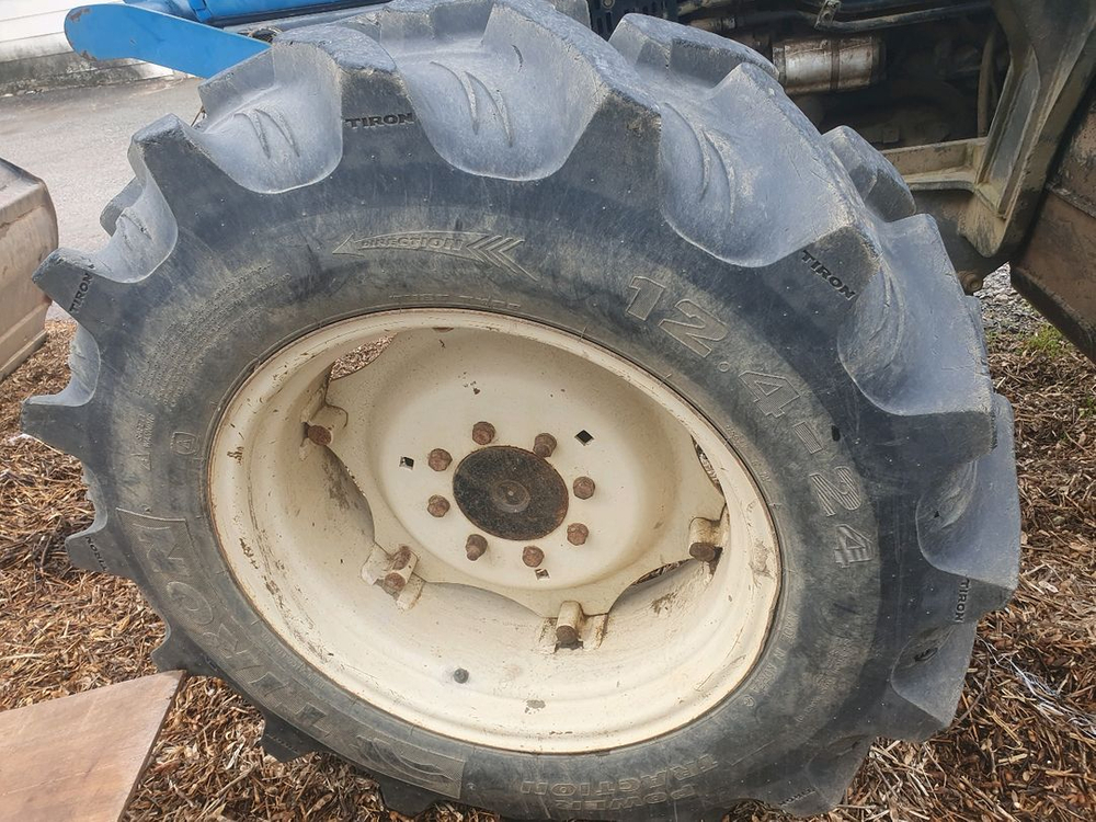 85마력 뉴홀랜드 트랙터 내놓습니다--5