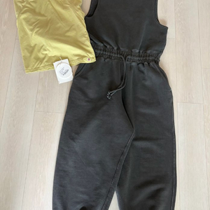 부디무드라 라피스 점프슈트 s 정가189,-