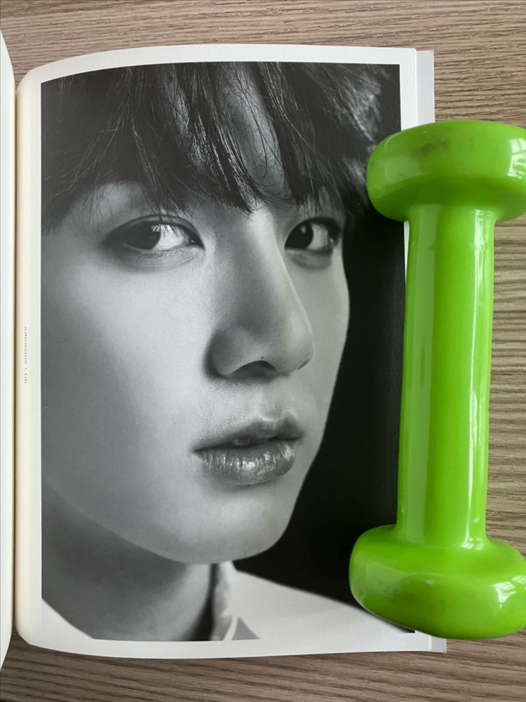 2017 방탄 bts 윙즈콘 공식 포토북--1