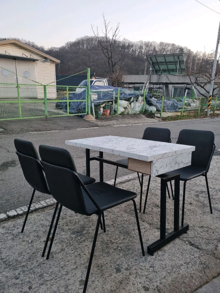 식당 음식점 4인 식탁의자세트 이미지