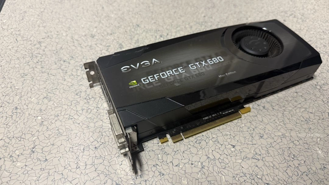 EVGA GeForce GTX 680 그래픽카드 이미지
