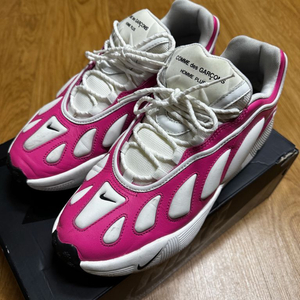 나이키 꼼데가르송 플러스 센스96 핑크 화이트 285 이미지