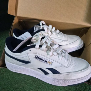 클래식 운동화 사이즈255