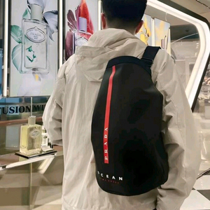 Prada 오션 루나 로사 크로스바디 백, 남성 및 여성용 대용량 슬링 백 (직수입 새상품)