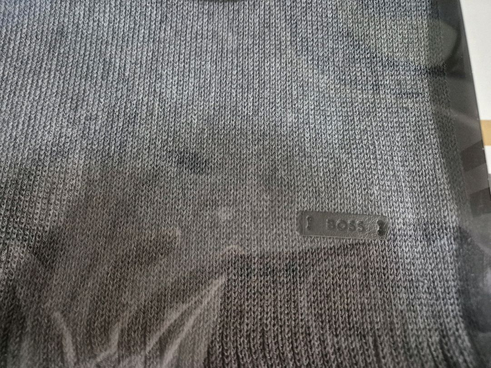 휴고 보스 남성 울 스카프 새 제품입니다.--1