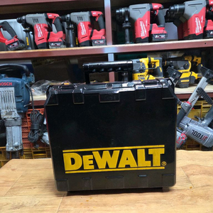 디월트충전직쏘 DCS331 하드케이스 공구박스