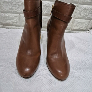 토리버치 앵클힐 부츠