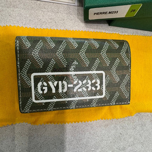 고야드 한정판 생피에르 카드지갑 새상품 카키