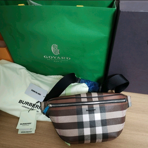 버버리 체크 힙색