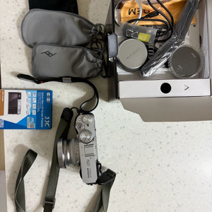 후지필름 X100VI 실버 및 악세사리 정가보다 68,800 낮춰서 판매합니다