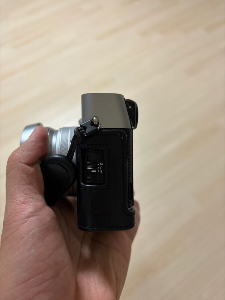 후지필름 X100VI 실버 및 악세사리 정가보다 68,800 낮춰서 판매합니다--5