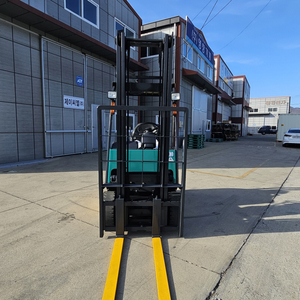 배터리가 2021년식 최신형 코마츠 좌식1.5톤 전동지게차 4M인상 550만