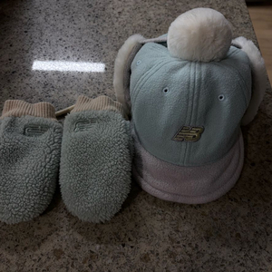 뉴발란스키즈 모자/장갑 일괄