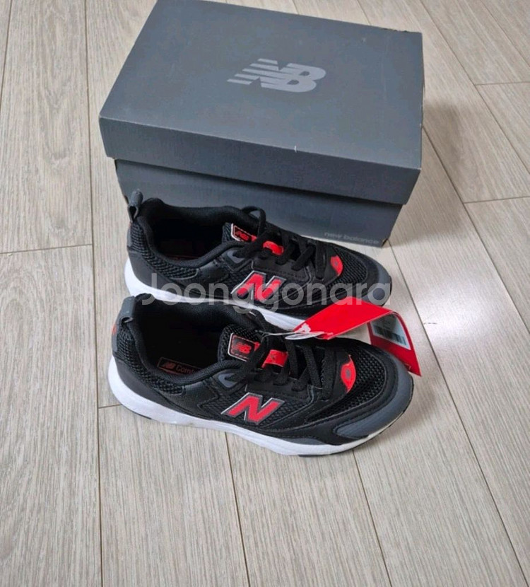 쿨거래시 6만2천택포! 미착용이고 택있는 새제품 뉴발란스 키즈 와이드 편한운동화 사이즈 190 (남아여아공용)--2