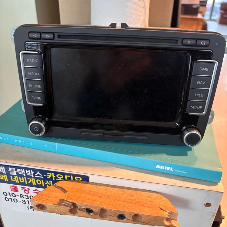 차량용 네비게이션 시스템 파사트오디오 이미지