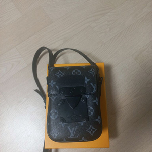 모노그램 카드홀더