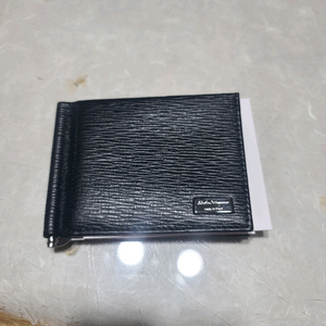 페라가모 머니클립 지갑