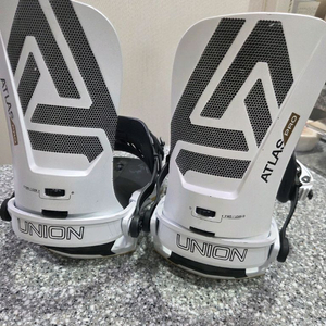 2425 유니온 아틀라스프로 화이트