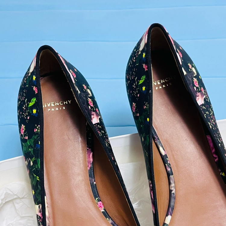 지방시 플라워 구두--2