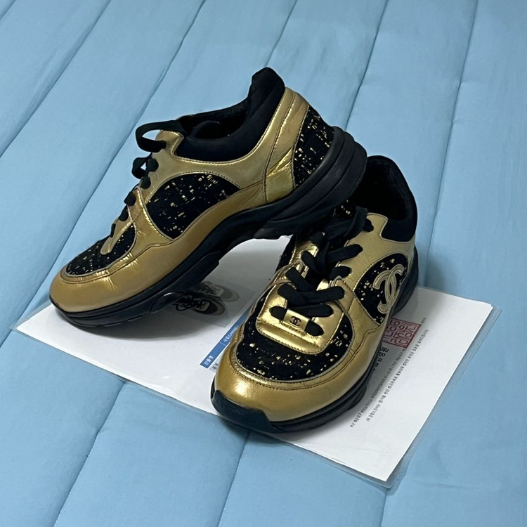 샤넬CC 로고 트워드 골드 레더 스니커즈--1