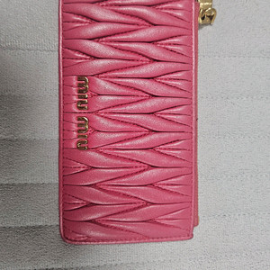 정품 미우미우 마테라쎄 장지갑