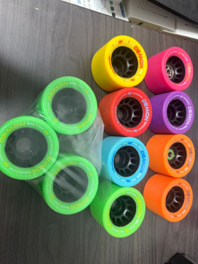 리델 데몬 EDM 롤러스케이트 바퀴 세트--1